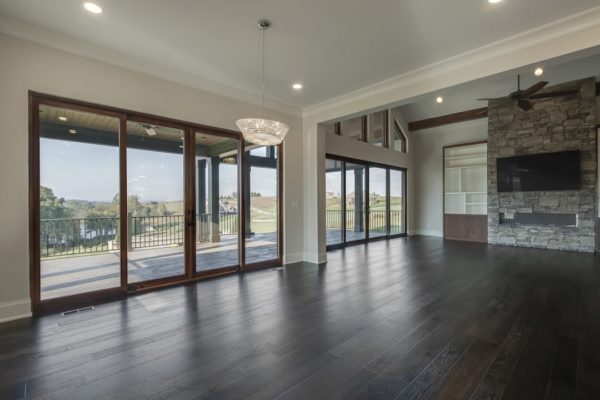 10_LighthousePointeDrive_12807_Dining_02-min