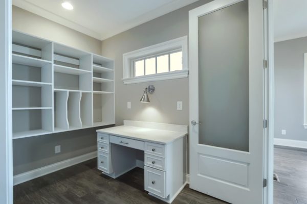 14_LanyardWay_198_Pantry-Office02-min