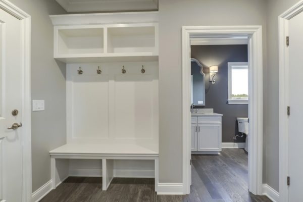 19_LanyardWay_198_MudRoom-min