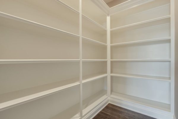 19_ZepherDrive_171_Walk-InPantry-min