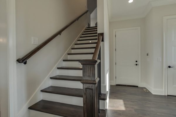 23_LighthousePointeDrive_12807_BonusStairs-GarageExit-min