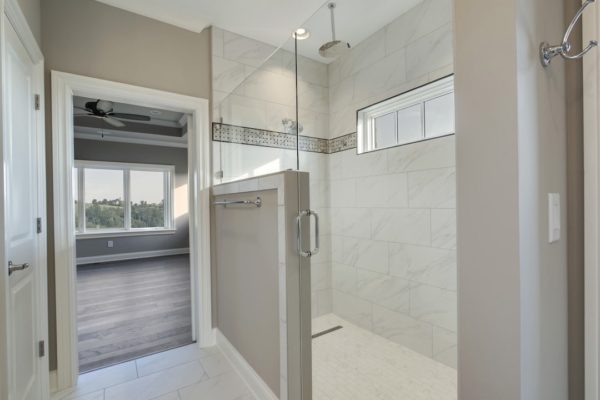 26_LanyardWay_198_MasterShower-min