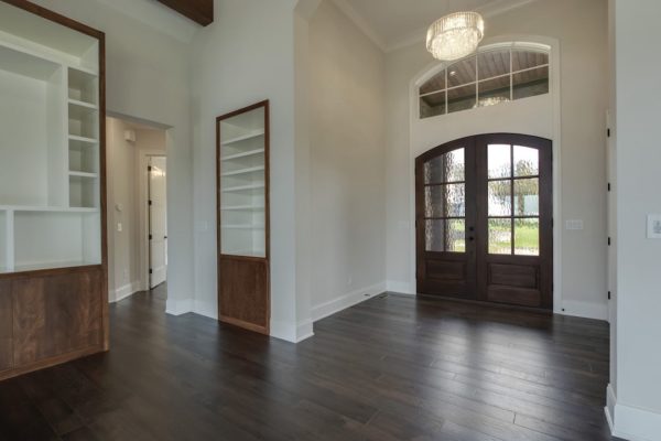 27_LighthousePointeDrive_12807_BedrooHall-MainEntry-min