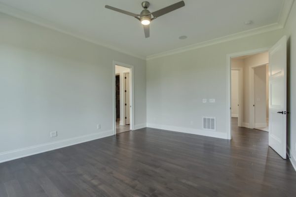 33_LighthousePointeDrive_12807_MasterBedroom02-min