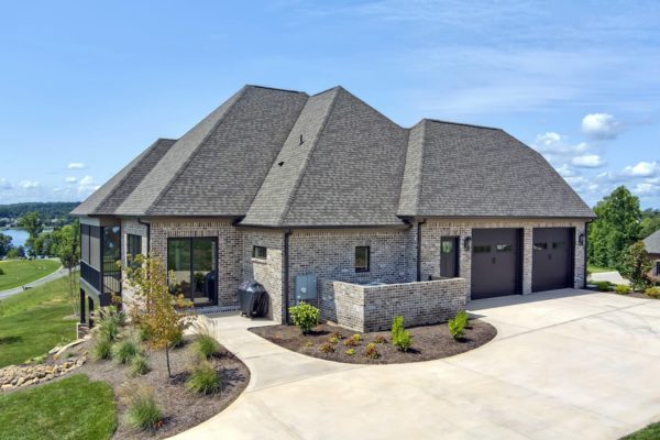 41_LanyardWay_198_GrillPatio-GarageEntries-min